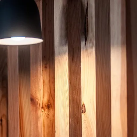 - & Dorms Хостел