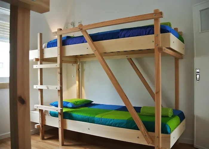 - & Dorms Хостел Назаре