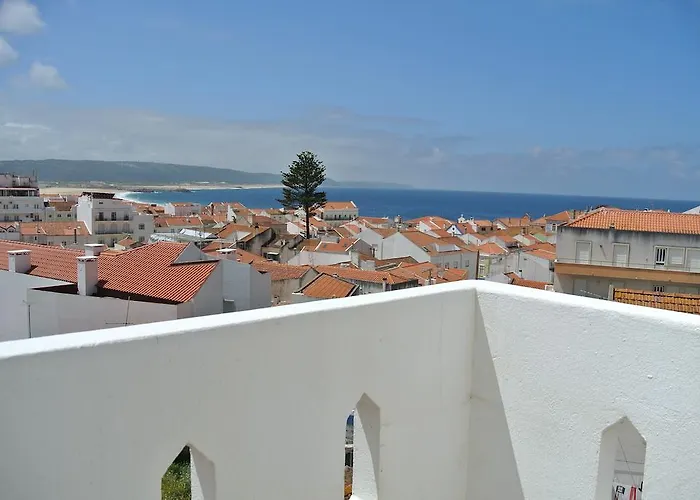 - & Dorms Хостел Назаре