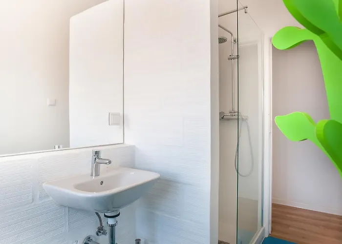 Хостел - & Dorms Назаре