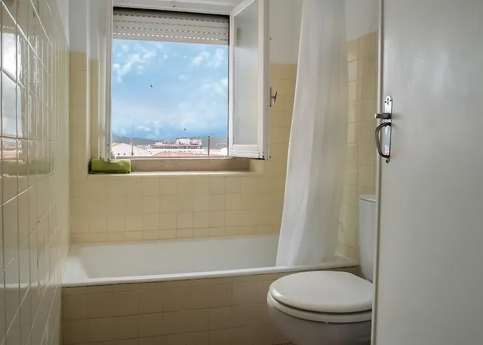 - & Dorms Хостел Назаре