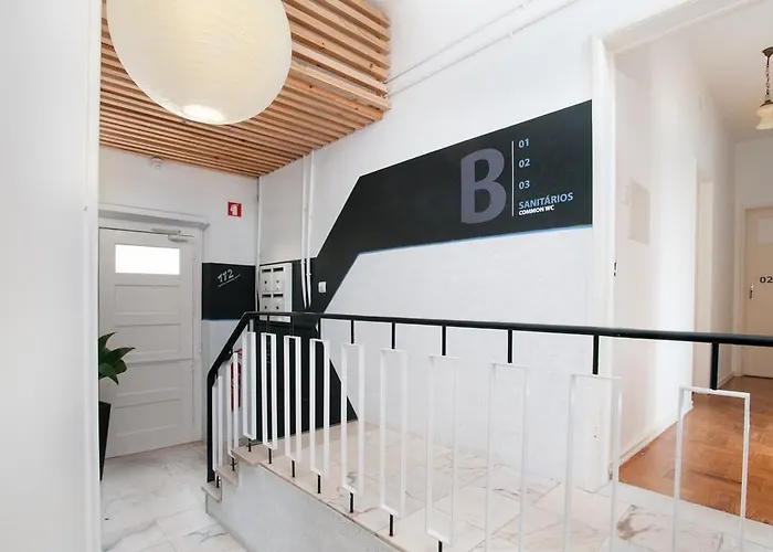 - & Dorms Хостел Назаре