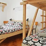 Albergue - & Dorms