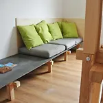 - & Dorms 旅馆 *