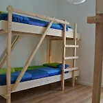 - & Dorms Albergue *