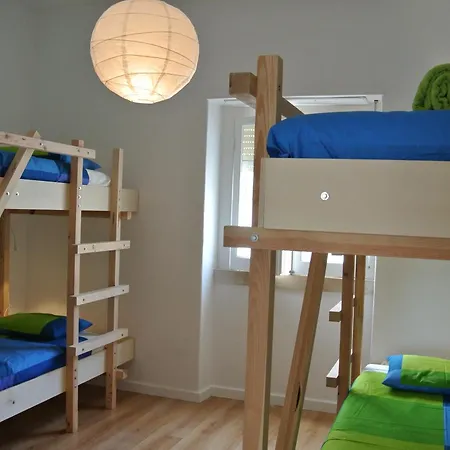 Albergue - & Dorms Nazaré