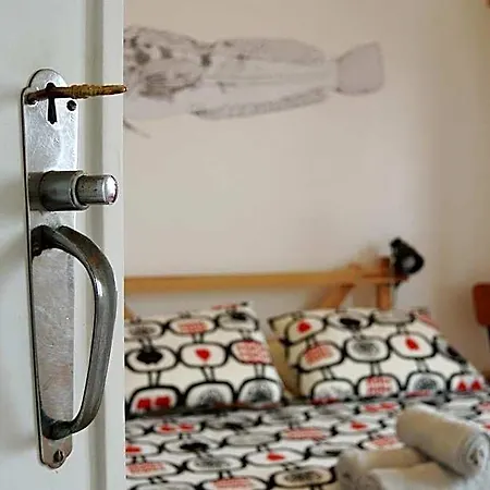 Albergue - & Dorms *