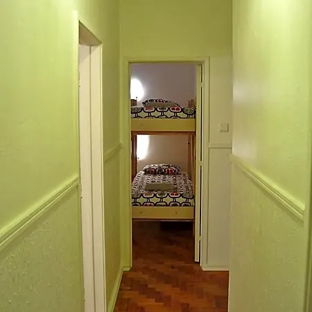 Albergue - & Dorms *