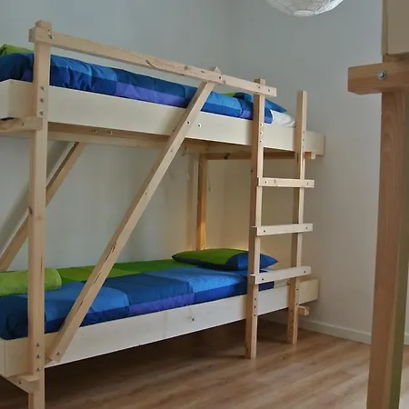 - & Dorms Albergue *