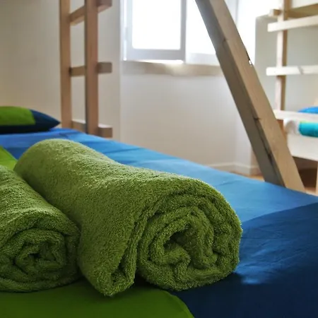 Albergue - & Dorms *