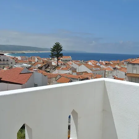 - & Dorms אכסניה נאזרה