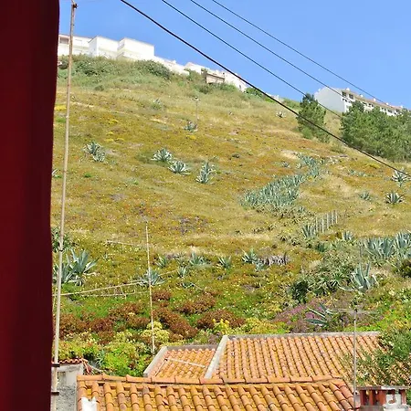 - & Dorms אכסניה נאזרה