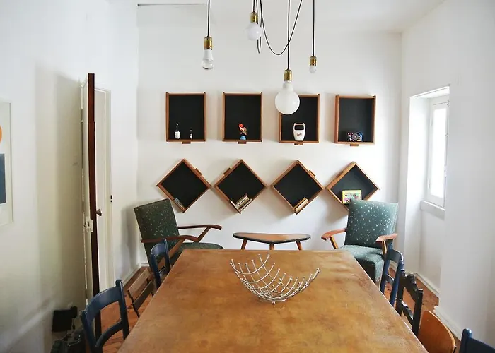 - & Dorms Hostel Nazaré